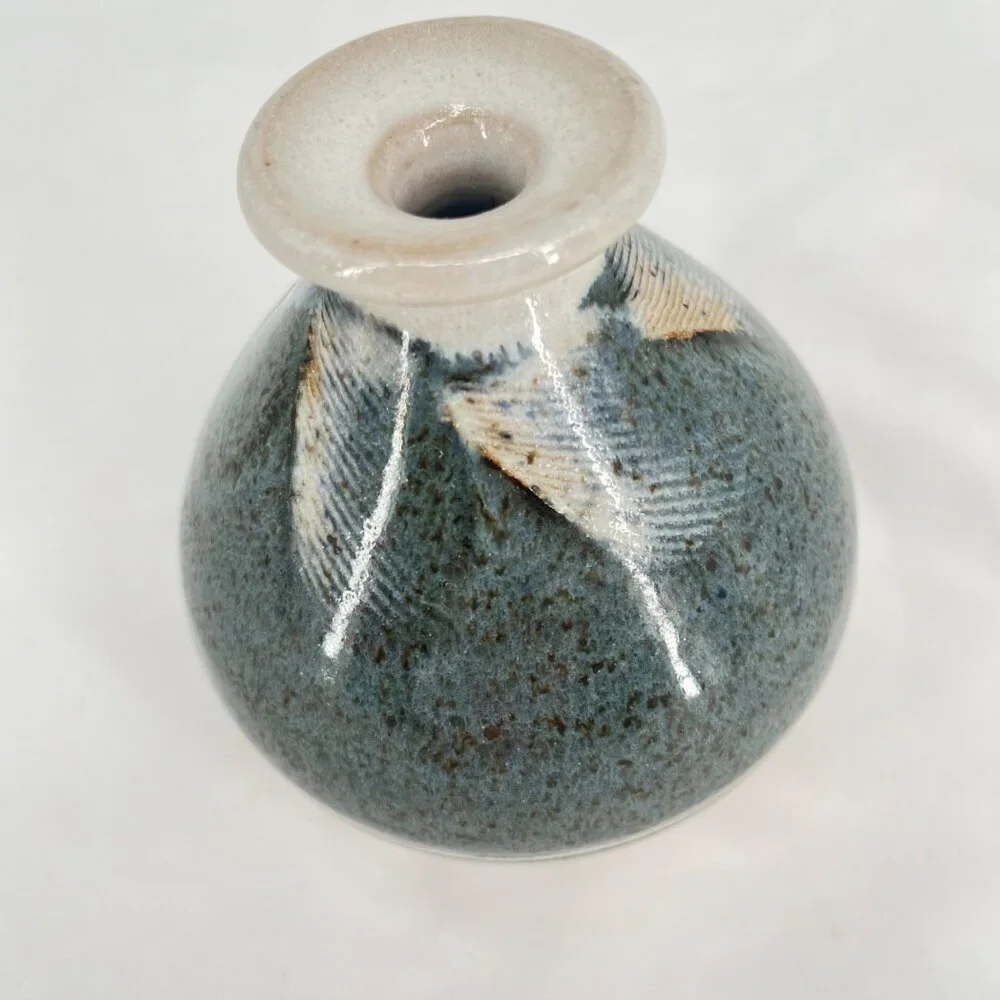 Small Handmade Ceramic Vase With Blue & Beige Feather ‎ Glaze